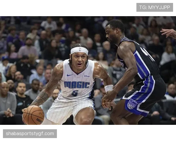 卡斯尔无球跑动制造错位，提升魔术外线火力