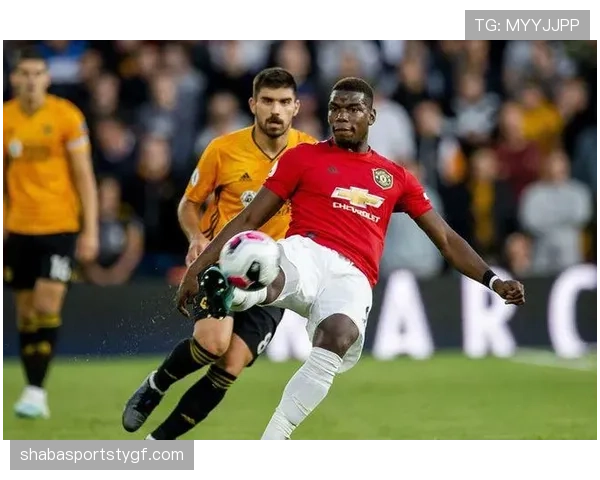 在曼联体制下博格巴与德布劳内中场调度分化趋势