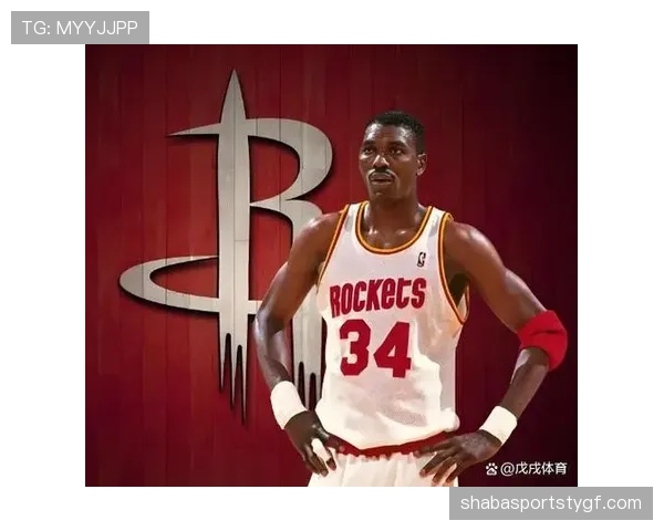 奥拉朱旺背身统治篮下，对比约基奇更靠护筐