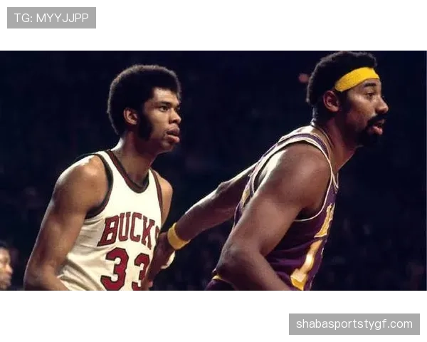 张伯伦关键时刻篮下统治力远超奥尼尔与贾巴尔