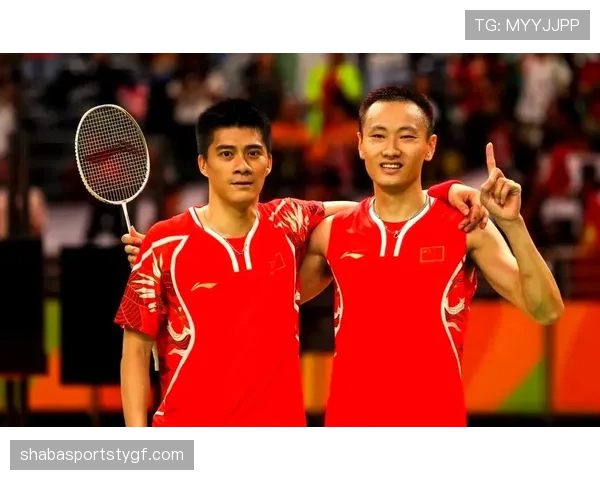 张楠赛场边那个豪车是什么来头？车钥匙都比我钱包鼓！