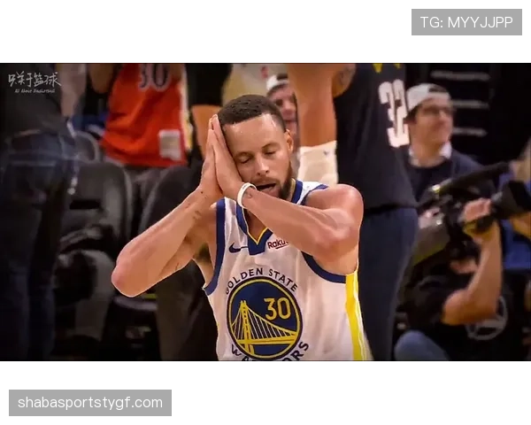 罗斯挡拆突破拉开空间，对比库里无球牵制效果迥异